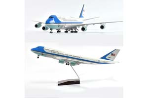 BOEING 747 PRESIDENT OF UNITED STATES / МОДЕЛЬ САМОЛЕТА БОИНГ 747 ПРЕЗИДЕНТА США (С ОСВЕЩЕНИЕМ САЛОНА НА ШАССИ ДЛИНА 46 СМ) — фото 6