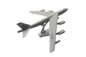 BOEING B-52 STRATOFORTRESS 1952-1962 / МОДЕЛЬ САМОЛЕТА БОИНГ Б-52 ЛЕТАЮЩАЯ КРЕПОСТЬ — фото 6
