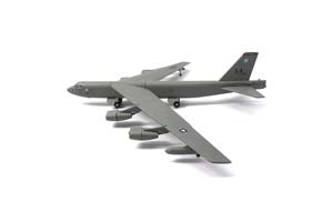 BOEING B-52 STRATOFORTRESS 1952-1962 / МОДЕЛЬ САМОЛЕТА БОИНГ Б-52 ЛЕТАЮЩАЯ КРЕПОСТЬ — фото 2