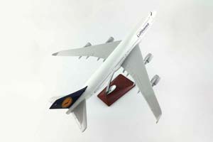 BOEING LUFTHANSA / МОДЕЛЬ САМОЛЕТА БОИНГ 747 ЛЮФТГАНЗА (С ОСВЕЩЕНИЕМ САЛОНА НА ШАССИ ДЛИНА 47 СМ) — фото 3