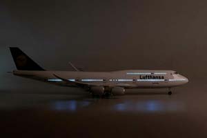 BOEING LUFTHANSA / МОДЕЛЬ САМОЛЕТА БОИНГ 747 ЛЮФТГАНЗА (С ОСВЕЩЕНИЕМ САЛОНА НА ШАССИ ДЛИНА 47 СМ) — фото 12
