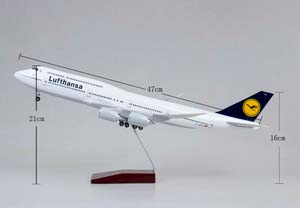 BOEING LUFTHANSA / МОДЕЛЬ САМОЛЕТА БОИНГ 747 ЛЮФТГАНЗА (С ОСВЕЩЕНИЕМ САЛОНА НА ШАССИ ДЛИНА 47 СМ) — фото 5