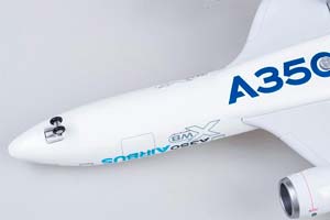 AIRBUS A350 / МОДЕЛЬ САМОЛЕТА A350 ЭЙРБАС (С ОСВЕЩЕНИЕМ САЛОНА НА ШАССИ ДЛИНА 45 СМ) — фото 8