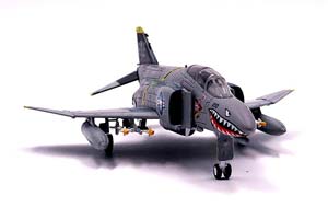MCDONNELL DOUGLAS F4-С PHANTOM JOLLY ROGERS FLAG / МОДЕЛЬ САМОЛЕТА Ф4 ФАНТОМ С ПИРАТСКИМ ФЛАГОМ ВЕСЕЛЫЙ РОДЖЕР — фото 3