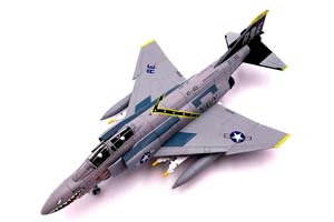 MCDONNELL DOUGLAS F4-С PHANTOM JOLLY ROGERS FLAG / МОДЕЛЬ САМОЛЕТА Ф4 ФАНТОМ С ПИРАТСКИМ ФЛАГОМ ВЕСЕЛЫЙ РОДЖЕР — фото 4