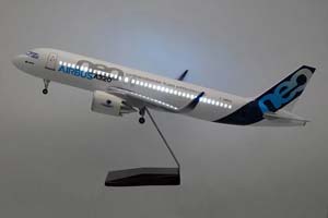 AIRBUS A320 NEO / МОДЕЛЬ САМОЛЕТА ЭЙРБАС 320 НЭО (С ОСВЕЩЕНИЕМ САЛОНА ДЛИНА 47 СМ) — фото 2