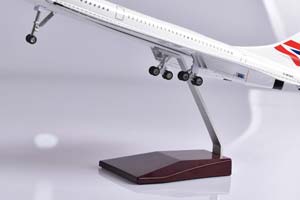 CONCORDE BRITISH AIRWAYS / МОДЕЛЬ САМОЛЕТА КОНКОРД БРИТИШ ЭРВЕЙС (С ОСВЕЩЕНИЕМ САЛОНА ДЛИНА 40 СМ) — фото 8