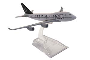 BOEING 747 THAI STAR ALLIANCE / МОДЕЛЬ САМОЛЕТА БОИНГ 747 ТАЙСКИЕ АВИАЛИНИИ  (ДЛИНА 16 СМ) — фото 2