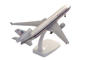 MCDONELL DOUGLAS MD11 AMERICAN AIRLINES / МОДЕЛЬ САМОЛЕТА МАКДОНЕЛ ДУГЛАС МД11  (ДЛИНА 20 СМ) — фото 2