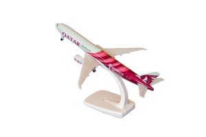 BOEING 777 QATAR WORLD CUP AIRCRAFT / МОДЕЛЬ САМОЛЕТА БОИНГ 777 QATAR WORLD CUP AIRCRAFT (ДЛИНА 20 СМ) — фото 4