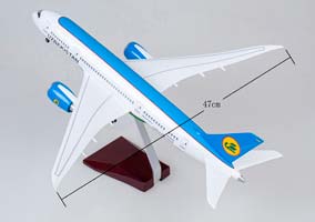 МОДЕЛЬ САМОЛЕТА BOEING 787-9 DREAMLINER UZBEKISTAN / МОДЕЛЬ САМОЛЕТА БОИНГ 787-9 ДРИМЛАЙНЕР УЗБЕКСКИЕ АВИАЛИНИИ (С ОСВЕЩЕНИЕМ САЛОНА НА ШАССИ ДЛИНА 45 СМ) — фото 5