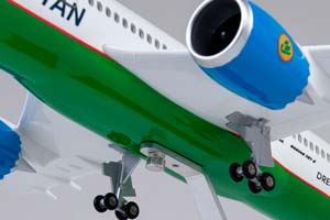 МОДЕЛЬ САМОЛЕТА BOEING 787-9 DREAMLINER UZBEKISTAN / МОДЕЛЬ САМОЛЕТА БОИНГ 787-9 ДРИМЛАЙНЕР УЗБЕКСКИЕ АВИАЛИНИИ (С ОСВЕЩЕНИЕМ САЛОНА НА ШАССИ ДЛИНА 45 СМ) — фото 8