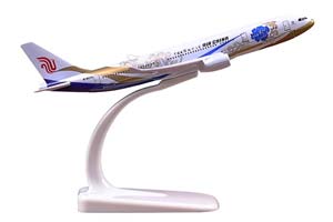 AIRBUS A330 CHINA AIRLINES / ЭЙРБАС А330 ЧАЙНА ЭРЛАЙНС (ДЛИНА 16 СМ) СИНЕ-ЗОЛОТОЙ