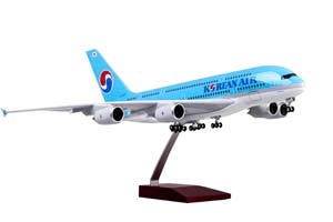 AIRBUS A380 KOREAN AIR / ЭЙРБАС А380 КОРЕЙСКИЕ АВИАЛИНИИ (С ПОДСВЕТКОЙ САЛОНА/ДЛИНА 47 СМ)