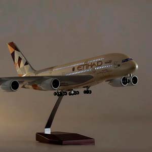 AIRBUS A380 ETIHAD / ЭЙРБАС А380 ЭТИХАД (С ПОДСВЕТКОЙ САЛОНА/ДЛИНА 47 СМ) — фото 2