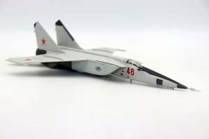 МИКОЯН-ГУРЕВИЧ 25РБТ ТАКТИЧЕСКИЙ РАЗВЕДЧИК-БОМБАРДИРОВЩИК 1964 (ДЛИНА 23 СМ) — фото 8
