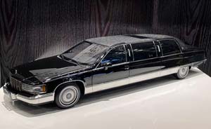 CADILLAC FLEETWOOD EXTENDED VERSION LIMOUSINE