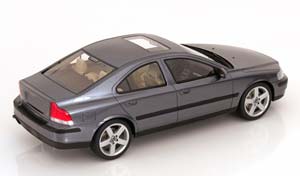 VOLVO S60 R, GREY METALLIC — фото 2