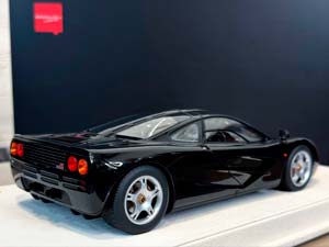 MCLAREN F1 ROADCAR 1994 JET BLACK METALLIC / МАКЛАРЕН ФОРМУЛА-1 ДОРОЖНЫЙ АВТОМОБИЛЬ JET ЧЕРНЫЙ МЕТАЛЛИК (ЛИМИТ 28/60) — фото 5