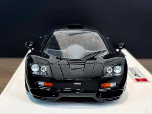MCLAREN F1 ROADCAR 1994 JET BLACK METALLIC / МАКЛАРЕН ФОРМУЛА-1 ДОРОЖНЫЙ АВТОМОБИЛЬ JET ЧЕРНЫЙ МЕТАЛЛИК (ЛИМИТ 28/60) — фото 2