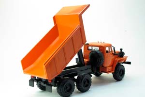 URALSKY TRUCK 55571 DUMPER (USSR RUSSIAN) ORANGE | УРАЛЬСКИЙ ГРУЗОВИК 55571 САМОСВАЛ (ОРАНЖЕВЫЙ) ЭЛЕКОН — фото 4