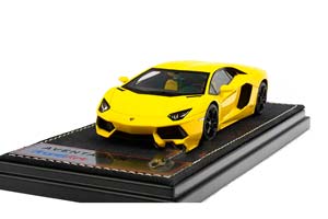 LAMBORGHINI AVENTADOR LP700-4 YELLOW