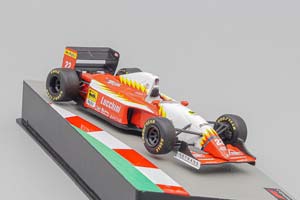 LOLA F1 T93/30 N 22 SEASON 1993 LUCA BADOER, RED / WHITE — фото 3