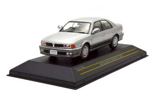 MITSUBISHI DIAMANTE 1990, METALLIC SILVER