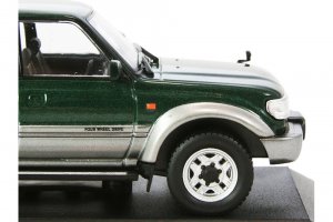 TOYOTA LAND CRUISER 80 (LC80) 4Х4 JAPAN 1992 ТЕМНО-ЗЕЛЕНЫЙ МЕТАЛЛИК С СЕРЕБРИСТЫМ — фото 3