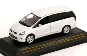 MITSUBISHI GRANDIS 2003 WHITEMETALLIC / МИЦУБИСИ ГРАНДИС ВХИТЕМЕТАЛЛИК