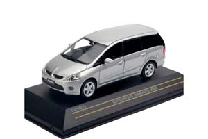 MITSUBISHI GRANDIS 2003 СЕРЕБРИСТЫЙ
