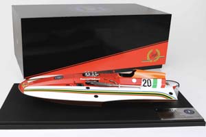FERRARI MOLINARI 4 PUNTI MOTORBOAT 1950 ON BLACK LEATHER BASE LIMITED 300 / ЛОДКА ФЕРРАРИ С БОКСОМ — фото 5