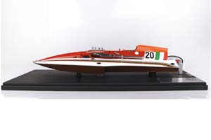 FERRARI MOLINARI 4 PUNTI MOTORBOAT 1950 ON BLACK LEATHER BASE LIMITED 300 / ЛОДКА ФЕРРАРИ С БОКСОМ — фото 2