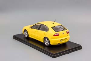SEAT LEON CUPRA2.8 V6 (2000), YELLOW — фото 2