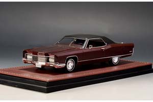 LINCOLN CONTINENTAL COUPE 1970 RED STARDUST IRID