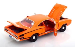 DODGE CORONET SUPER BEE GO MANGO 1970 ORANGE BLACK — фото 3