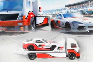 TOYOTA GR SUPRA & AERO LIFT TRUCK 2021 WHITE/RED/BLACK (ДЛИНА МОДЕЛИ 6-10 СМ)