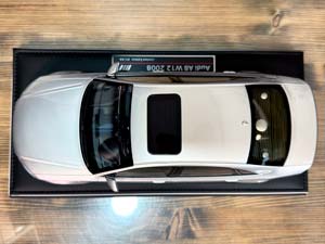 AUDI A8 W12 2008 ICE SILVER METALLIC / АУДИ A8 W12 ЛЕДЯНОЙ СЕРЕБРИСТЫЙ МЕТАЛЛИК (ЛИМИТ 07/69) — фото 9