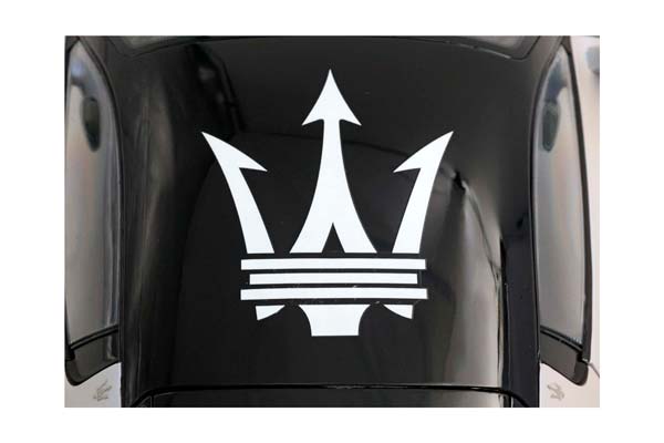 MASERATI MC20 DIECAST FULL OPEN BIANCO AUDACE MASERATI TRIDENTE ON BLACK ROOF - CLEANING KIT INCLUDED / МАЗЕРАТИ МС20 АУДАКЕ МАЗЕРАТИ ТРИДЕНТЕ ОН РООФ 1:18 БЕЛЫЙ — фото 4