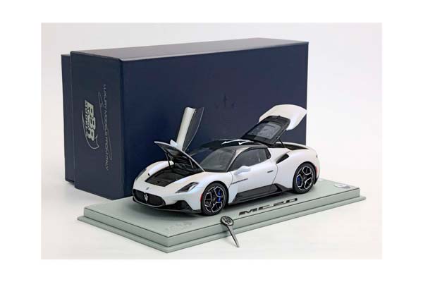 MASERATI MC20 DIECAST FULL OPEN BIANCO AUDACE MASERATI TRIDENTE ON BLACK ROOF - CLEANING KIT INCLUDED / МАЗЕРАТИ МС20 АУДАКЕ МАЗЕРАТИ ТРИДЕНТЕ ОН РООФ 1:18 БЕЛЫЙ — фото 10