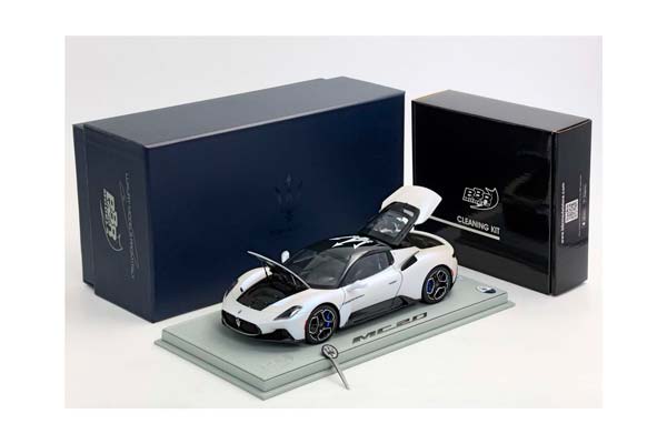 MASERATI MC20 DIECAST FULL OPEN BIANCO AUDACE MASERATI TRIDENTE ON BLACK ROOF - CLEANING KIT INCLUDED / МАЗЕРАТИ МС20 АУДАКЕ МАЗЕРАТИ ТРИДЕНТЕ ОН РООФ 1:18 БЕЛЫЙ