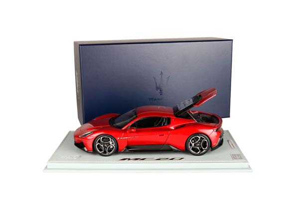 MASERATI MC20 DIECAST FULL OPEN METALLIC RED VINCENTE - SHOWCASE INCLUDED / МАЗЕРАТИ МС20 МЕТАЛЛИК ВИНКЕНТЕ 1:18 КРАСНЫЙ — фото 3