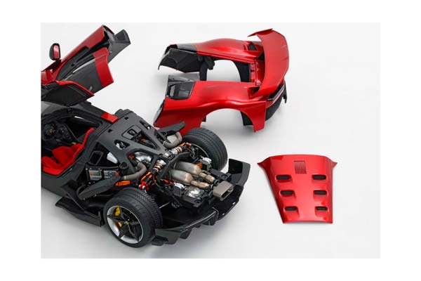 FERRARI F80 METAL DIECAST FULL OPEN ROSSO SUPERCAR - POLYFOAM PACK / ФЕРРАРИ Ф80 МЕТАЛ СУПЕРКАР 1:18 КРАСНЫЙ — фото 7