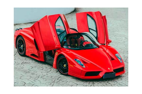 FERRARI ENZO OPEN DIECAST ROSSO CORSA - BLACK AND RED WHEELS - POLIFOAM PACK / ФЕРРАРИ ЭНЦО ОПЕН 1:18 КРАСНЫЙ