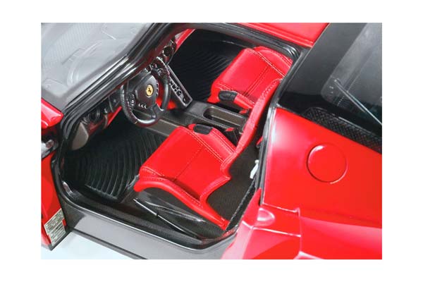 FERRARI ENZO OPEN DIECAST ROSSO CORSA - SILVER WHEELS - LUXURY PACK / ФЕРРАРИ ЭНЦО ОПЕН 1:18 КРАСНЫЙ — фото 9