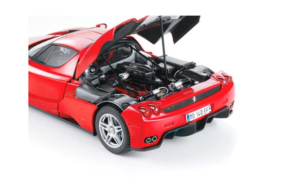 FERRARI ENZO OPEN DIECAST ROSSO CORSA - SILVER WHEELS - LUXURY PACK / ФЕРРАРИ ЭНЦО ОПЕН 1:18 КРАСНЫЙ — фото 2