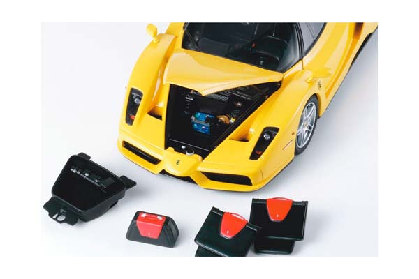 FERRARI ENZO OPEN DIECAST GIALLO MODENA - SILVER WHEELS - POLIFOAM PACK / ФЕРРАРИ ЭНЦО ОПЕН 1:18 ЖЕЛТЫЙ — фото 3