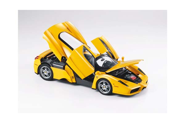 FERRARI ENZO OPEN DIECAST GIALLO MODENA - SILVER WHEELS - POLIFOAM PACK / ФЕРРАРИ ЭНЦО ОПЕН 1:18 ЖЕЛТЫЙ