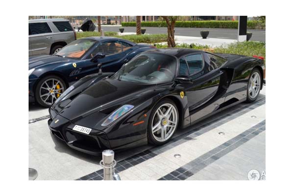 FERRARI ENZO OPEN DIECAST NERO DS - SILVER WHEELS - LUXURY PACK / ФЕРРАРИ ЭНЦО ОПЕН ДС 1:18 СЕРЕБРИСТЫЙ