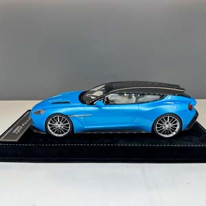 ASTON MARTIN VANQUISH ZAGATO SHOOTING BRAKE 2024 / АСТОН МАРТИН ВАНКВИШ ЗАГАТО ГОЛУБОЙ — фото 3